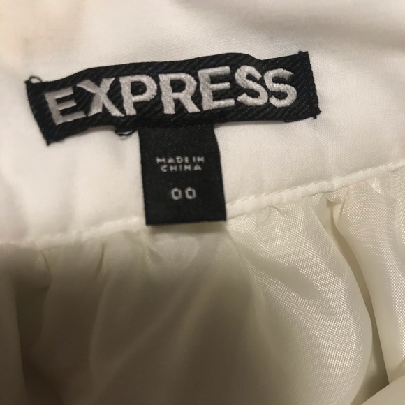 White mini skirt - Picture 3 of 3